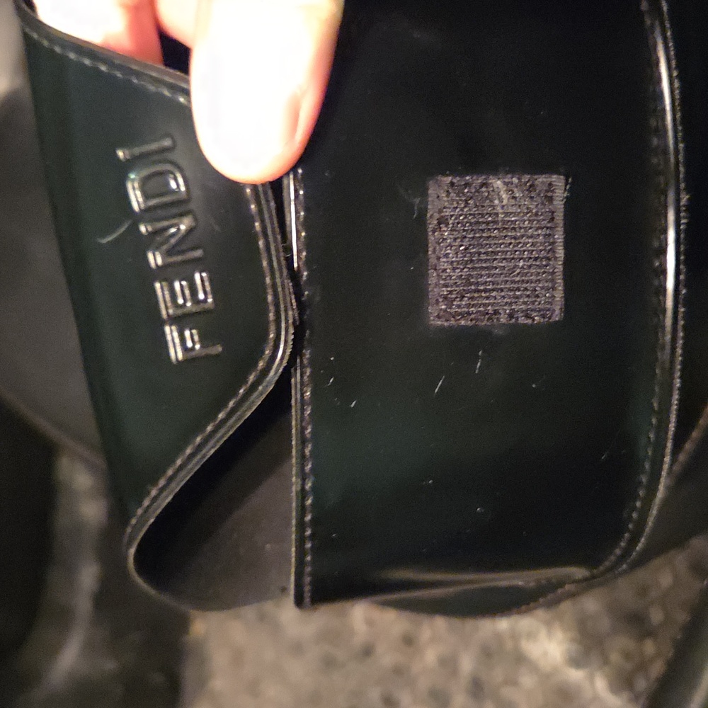 Fendi sunglasses case - Picture 2 of 5